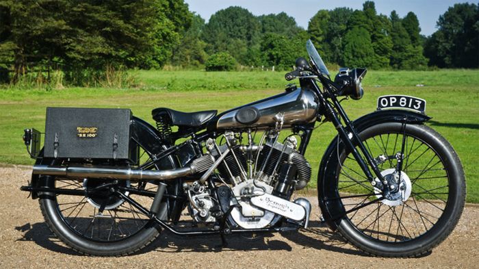 Η πολυπόθητη και ακριβοθώρητη Brough Superior SS100 Alpine Grand Sport γέμισε τις δύο πρώτες θέσεις της δημοπρασίας.